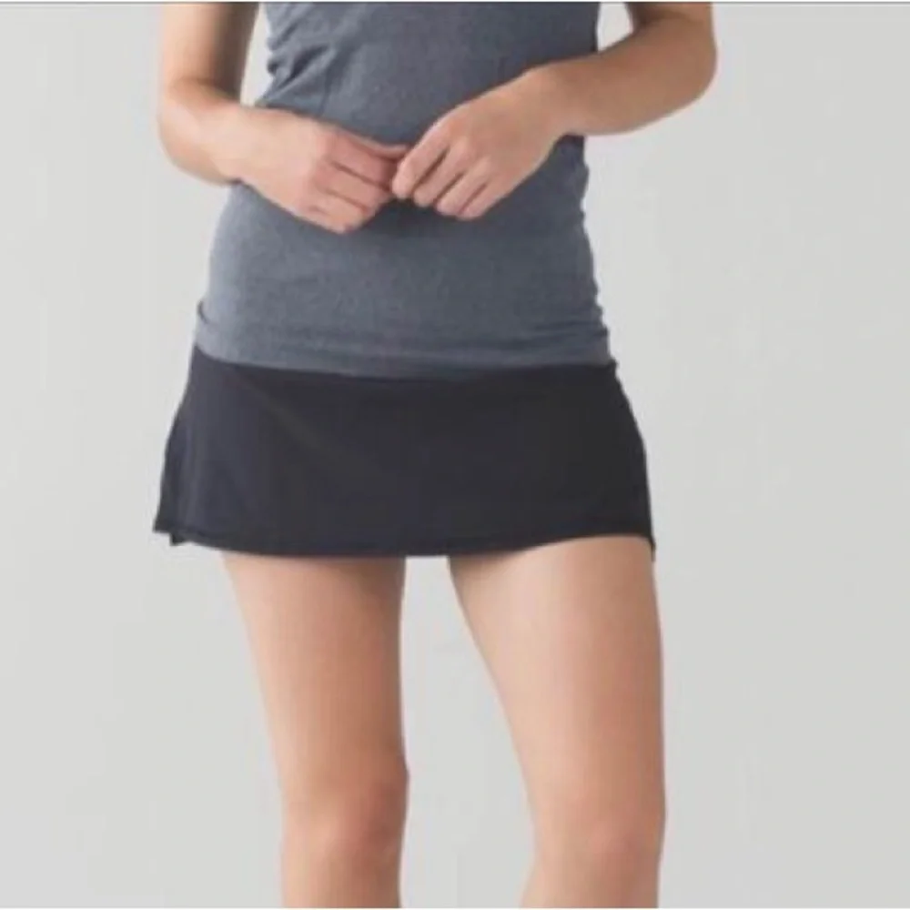 Lululemon Run: Tennis  Skirt *4-way Stretch Black  Size 10